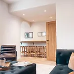 Rosslyn House By Solace Stays