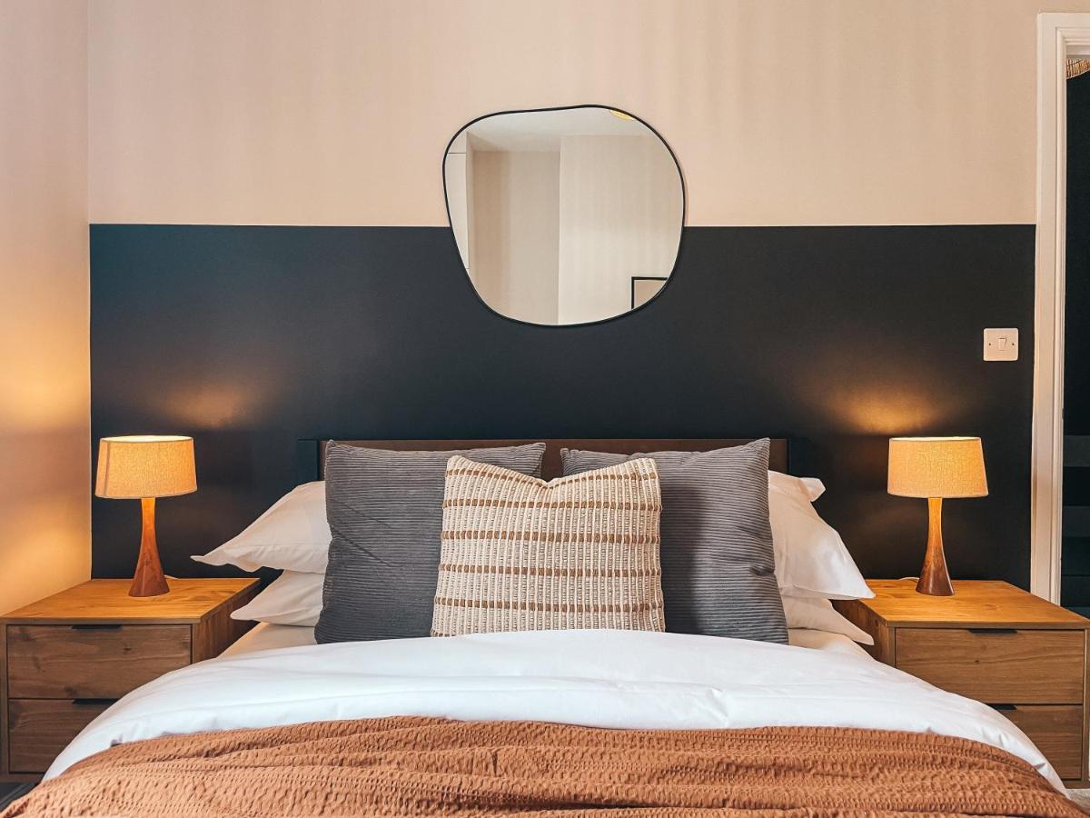 Rosslyn House By Solace Holiday home *