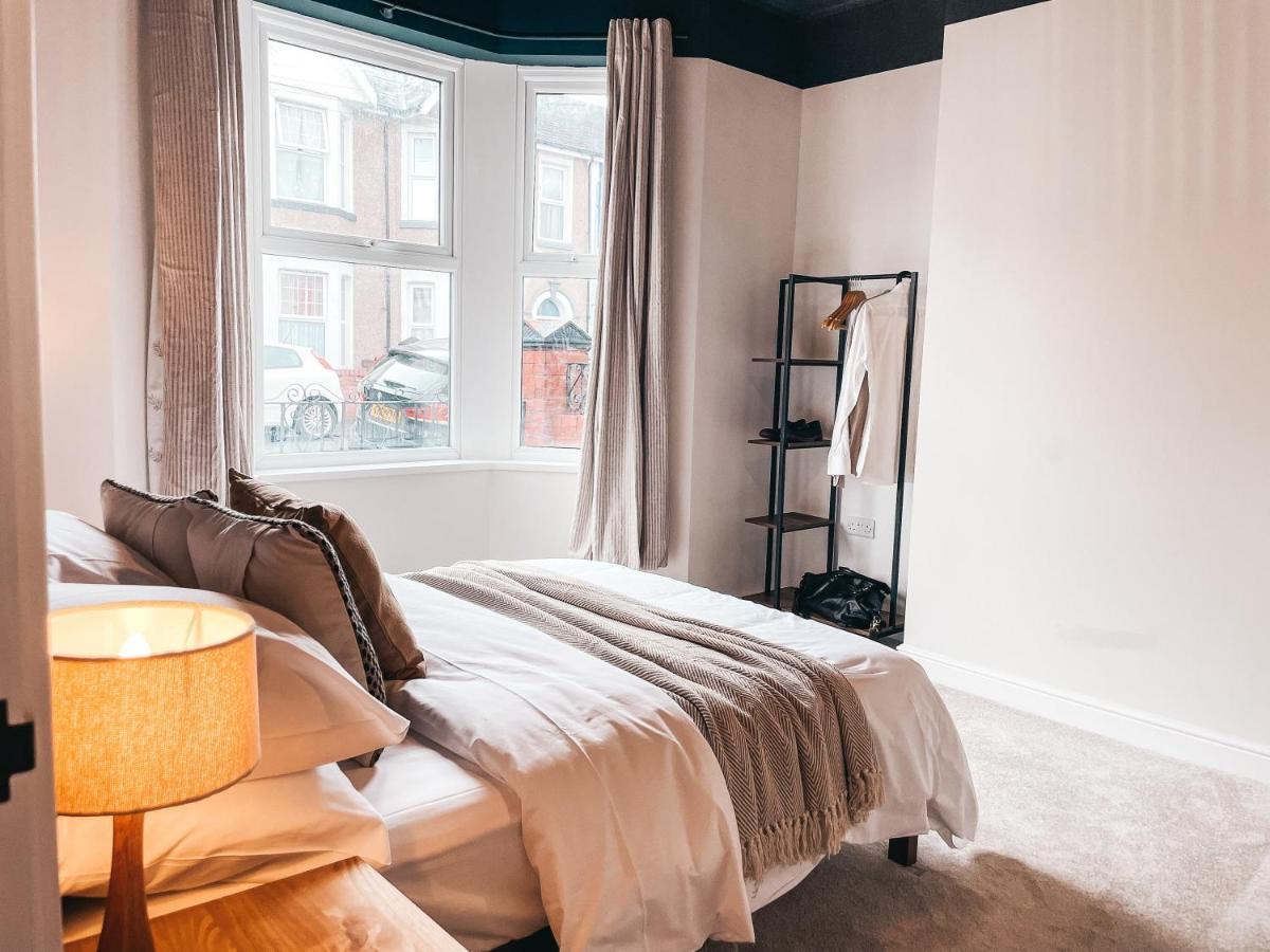 Rosslyn House By Solace Newport (Gwent)
